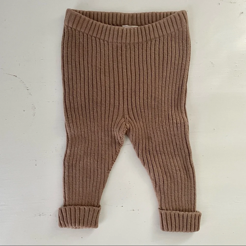 Hanna Andersson Ribbed Knit Leggings in Taupe
